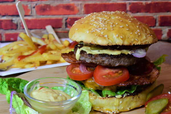 食べたい！美味しいけど気になるカロリー。ハンバーグのカロリーってどれくらい？