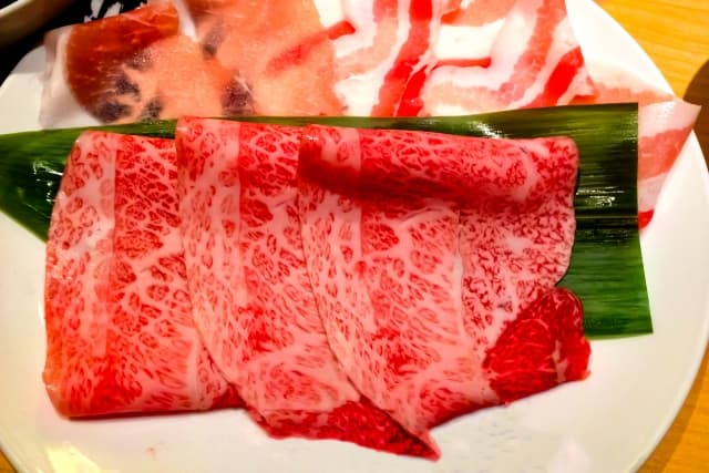 すき焼き・しゃぶしゃぶギフトが喜ばれる理由｜量の目安・のし・選び分けまで