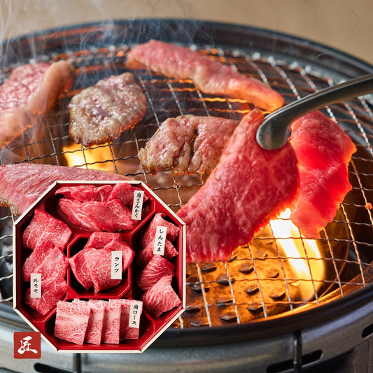 炭火の上で焼かれる鳥取和牛をトングでつまむ場面と、5種の希少部位が詰まった八角形の箱を組み合わせた構成