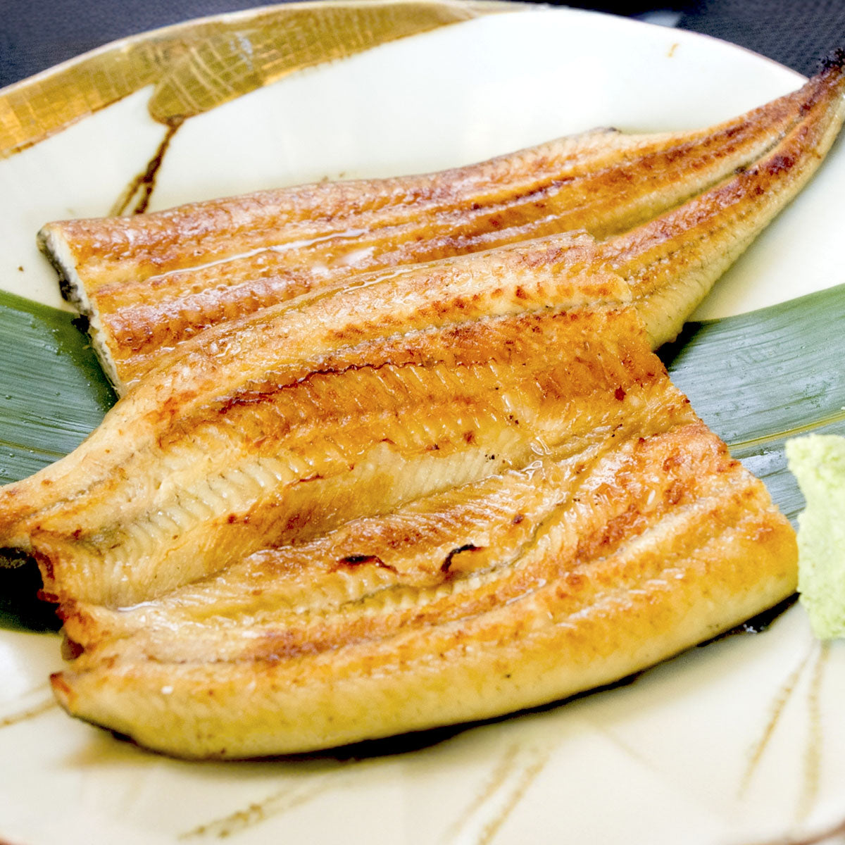 【紅白セット】鹿児島うなぎカット済（蒲焼80g＋白焼80g）×1セット ※タレ・山椒付