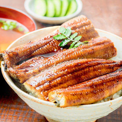 鹿児島うなぎカット済 蒲焼80g＋鹿児島黒牛 A5モモサイコロステーキ100g